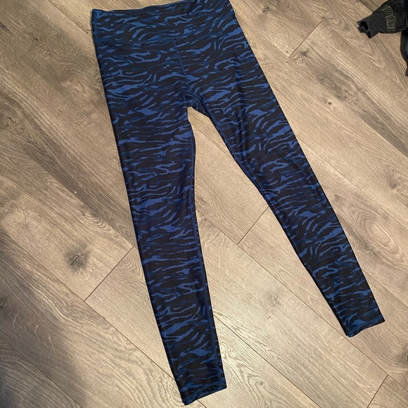 Printed Powerhold leggings - Picture 3 of 7